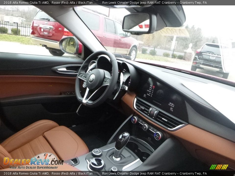 Dashboard of 2018 Alfa Romeo Giulia Ti AWD Photo #15