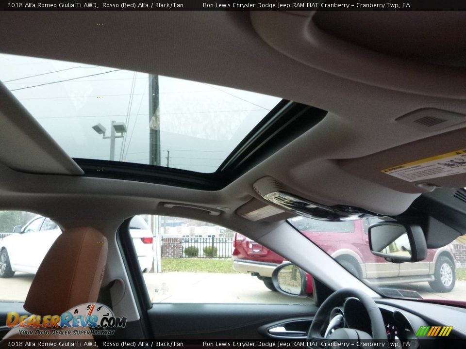 2018 Alfa Romeo Giulia Ti AWD Rosso (Red) Alfa / Black/Tan Photo #16