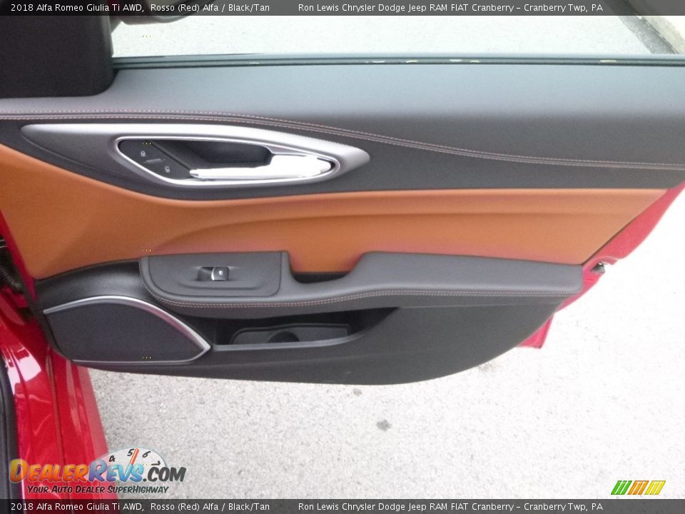 2018 Alfa Romeo Giulia Ti AWD Rosso (Red) Alfa / Black/Tan Photo #17
