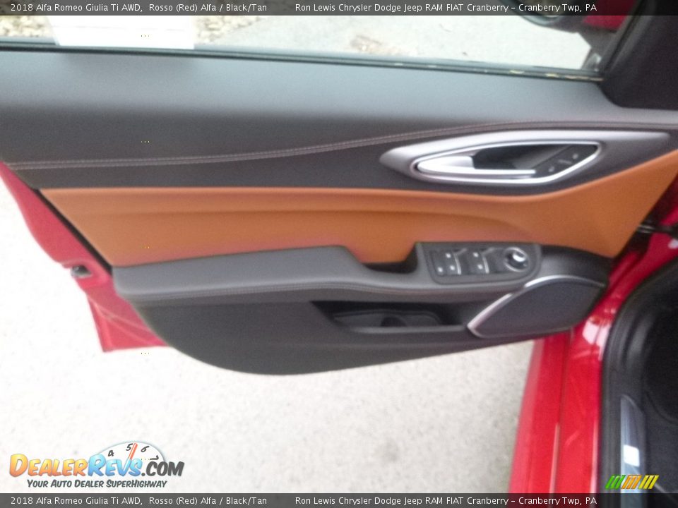 2018 Alfa Romeo Giulia Ti AWD Rosso (Red) Alfa / Black/Tan Photo #21