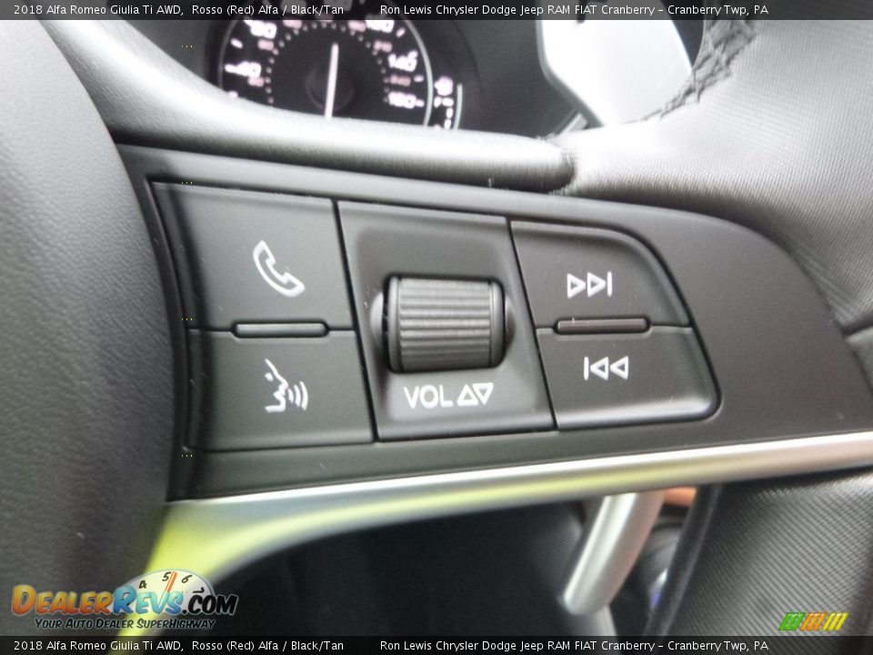 2018 Alfa Romeo Giulia Ti AWD Rosso (Red) Alfa / Black/Tan Photo #27