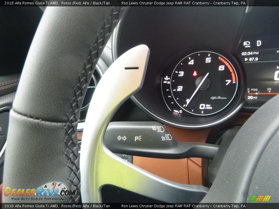 2018 Alfa Romeo Giulia Ti AWD Shifter Photo #29