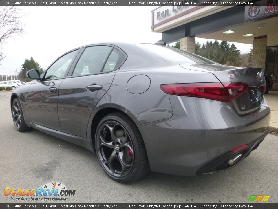 2018 Alfa Romeo Giulia Ti AWD Vesuvio Gray Metallic / Black/Red Photo #5