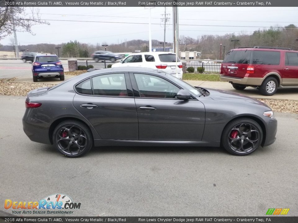 2018 Alfa Romeo Giulia Ti AWD Vesuvio Gray Metallic / Black/Red Photo #9