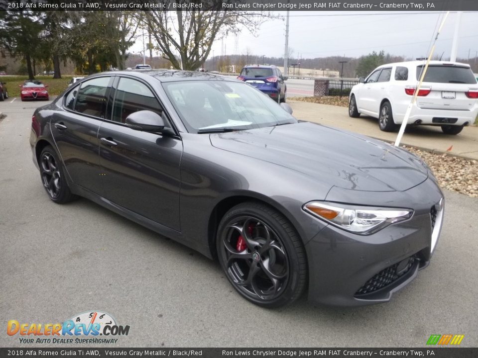 Front 3/4 View of 2018 Alfa Romeo Giulia Ti AWD Photo #10