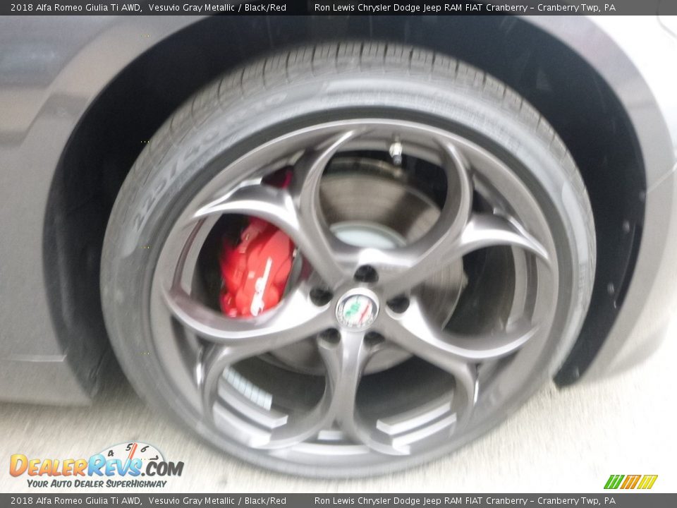 2018 Alfa Romeo Giulia Ti AWD Vesuvio Gray Metallic / Black/Red Photo #13