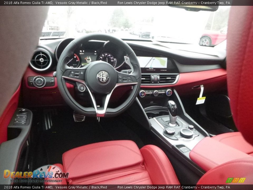 Black/Red Interior - 2018 Alfa Romeo Giulia Ti AWD Photo #17