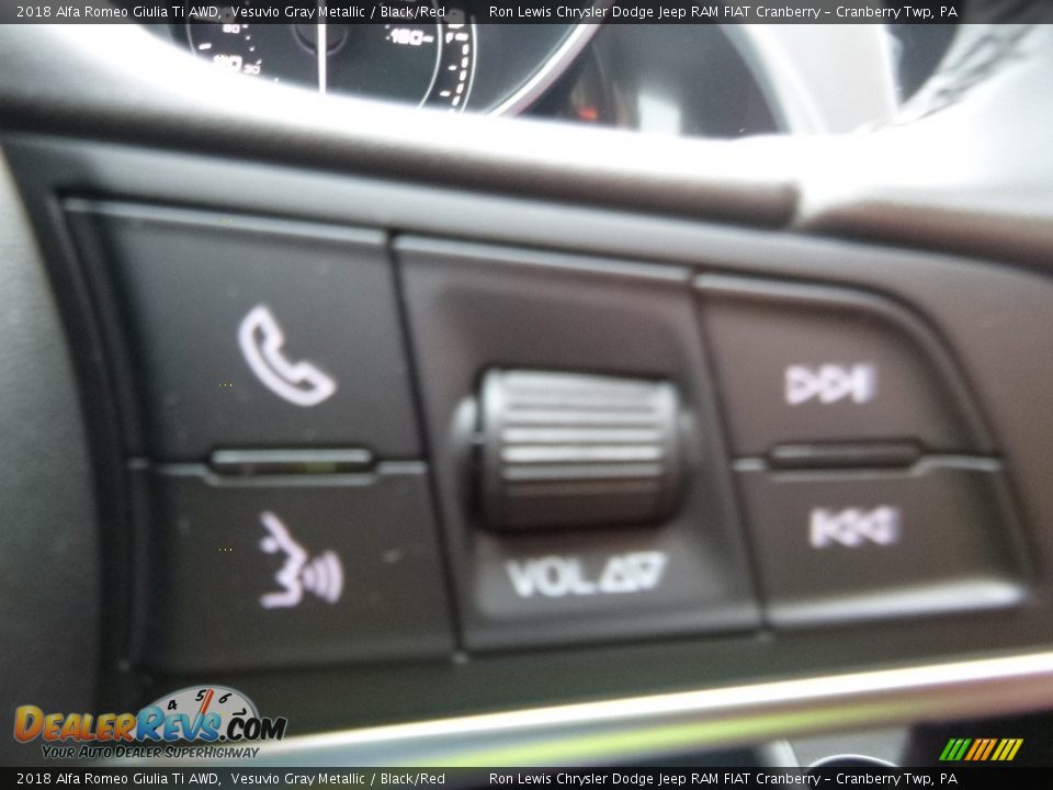 Controls of 2018 Alfa Romeo Giulia Ti AWD Photo #29