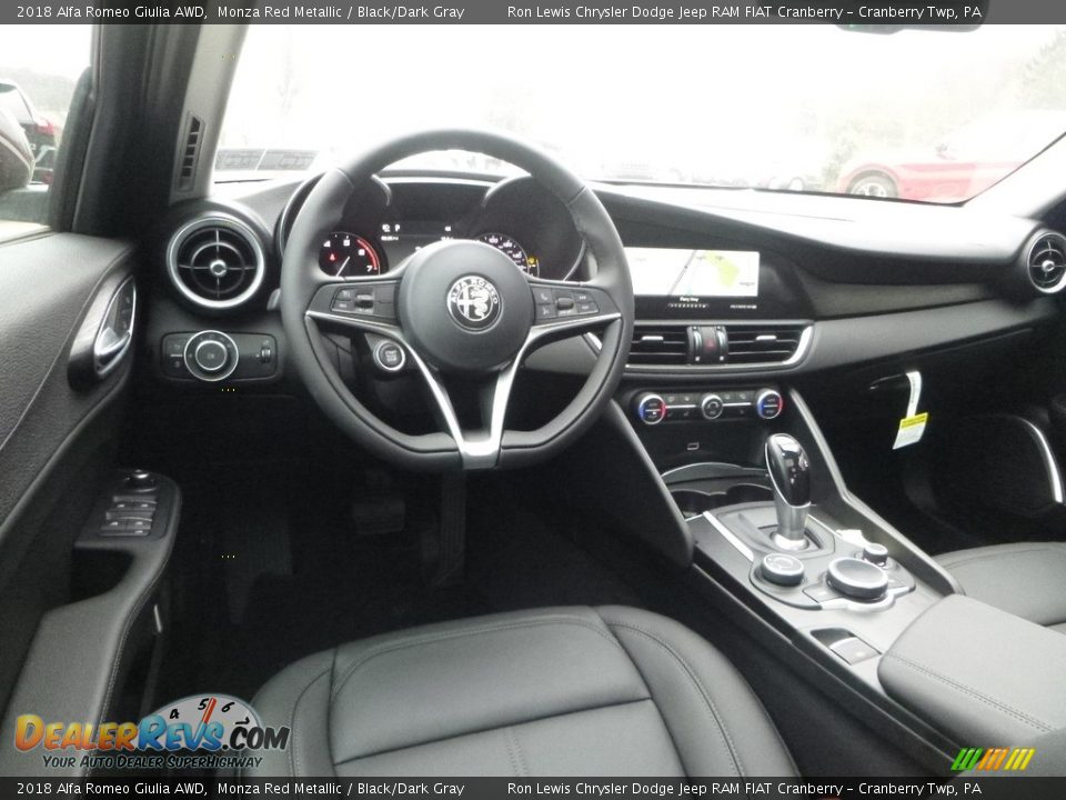 Black/Dark Gray Interior - 2018 Alfa Romeo Giulia AWD Photo #18