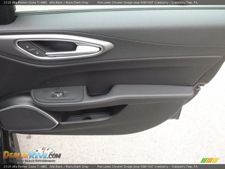 2018 Alfa Romeo Giulia Ti AWD Alfa Black / Black/Dark Gray Photo #16