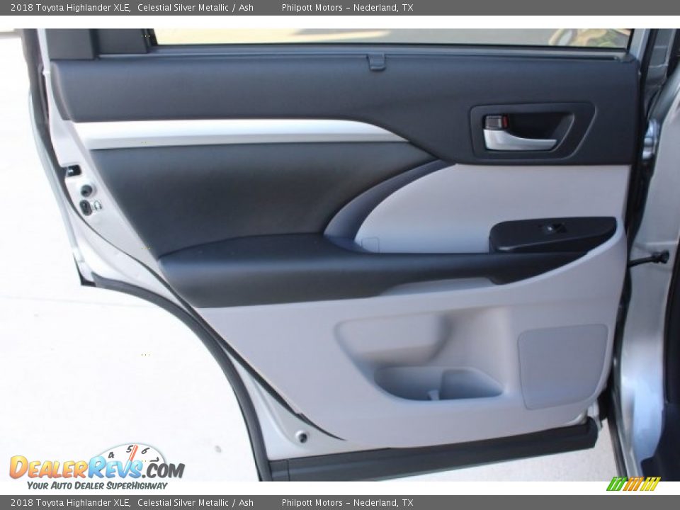 2018 Toyota Highlander XLE Celestial Silver Metallic / Ash Photo #22