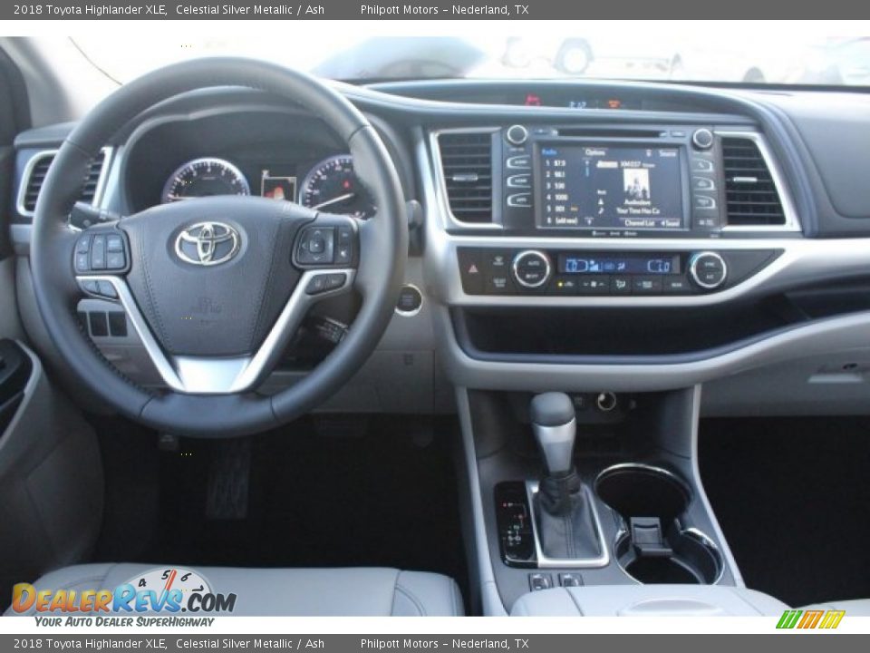 2018 Toyota Highlander XLE Celestial Silver Metallic / Ash Photo #24