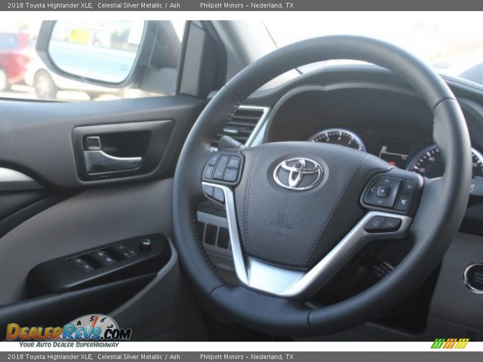 2018 Toyota Highlander XLE Celestial Silver Metallic / Ash Photo #25