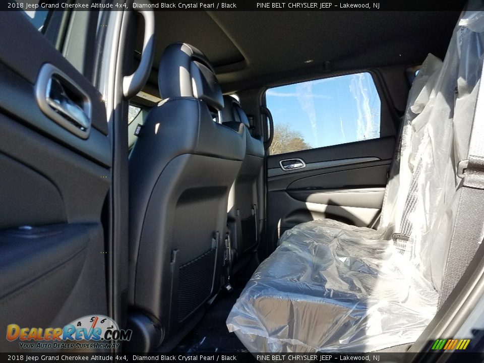2018 Jeep Grand Cherokee Altitude 4x4 Diamond Black Crystal Pearl / Black Photo #6