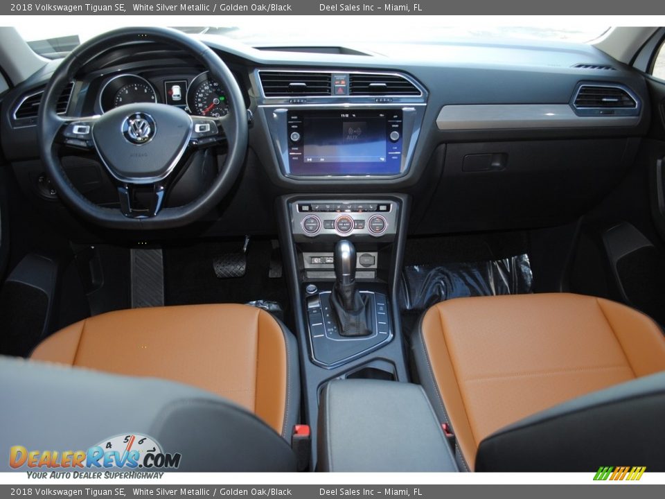 Dashboard of 2018 Volkswagen Tiguan SE Photo #13