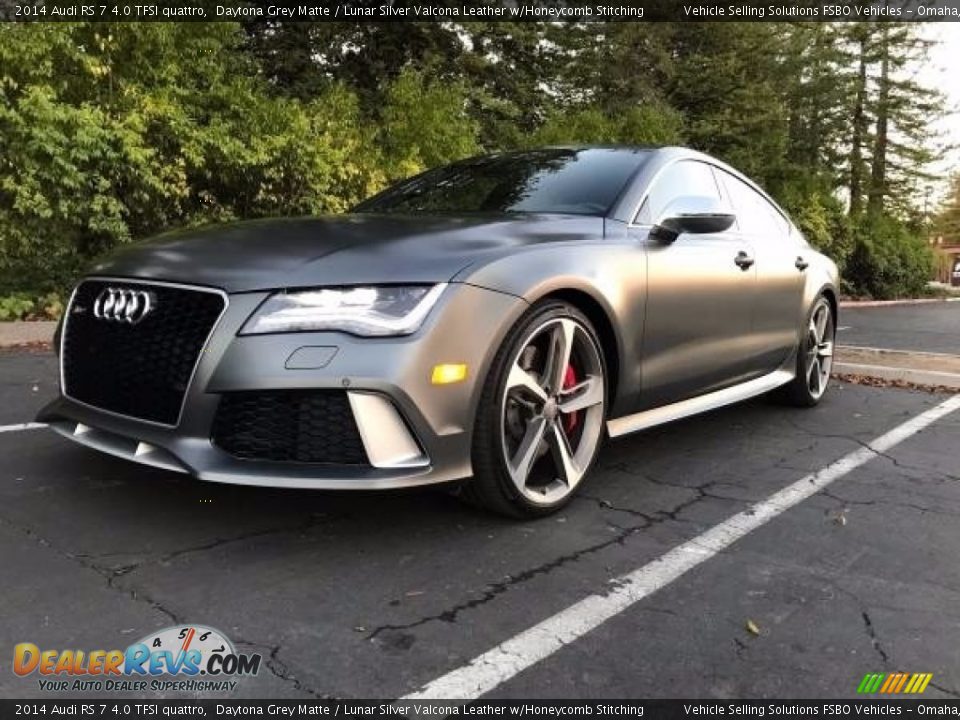 Front 3/4 View of 2014 Audi RS 7 4.0 TFSI quattro Photo #9