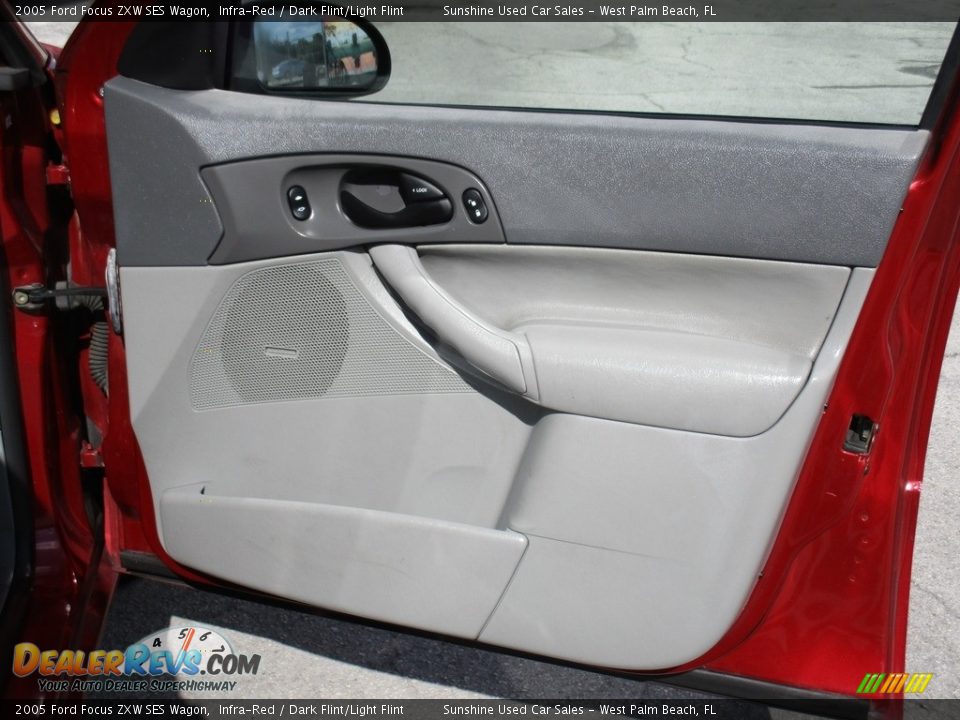 2005 Ford Focus ZXW SES Wagon Infra-Red / Dark Flint/Light Flint Photo #14