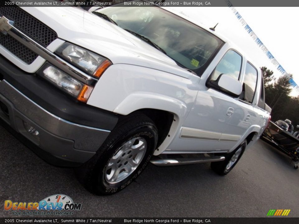 2005 Chevrolet Avalanche LT Summit White / Tan/Neutral Photo #25