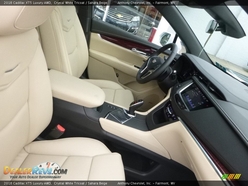 2018 Cadillac XT5 Luxury AWD Crystal White Tricoat / Sahara Beige Photo #9