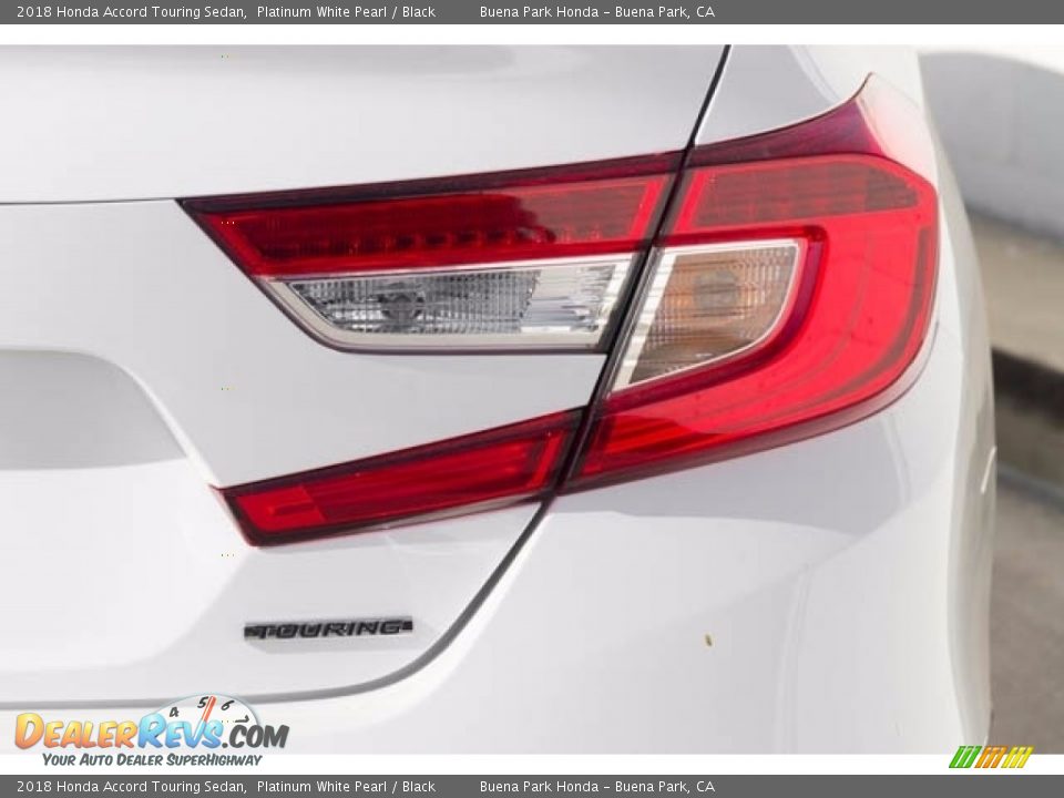 2018 Honda Accord Touring Sedan Platinum White Pearl / Black Photo #4