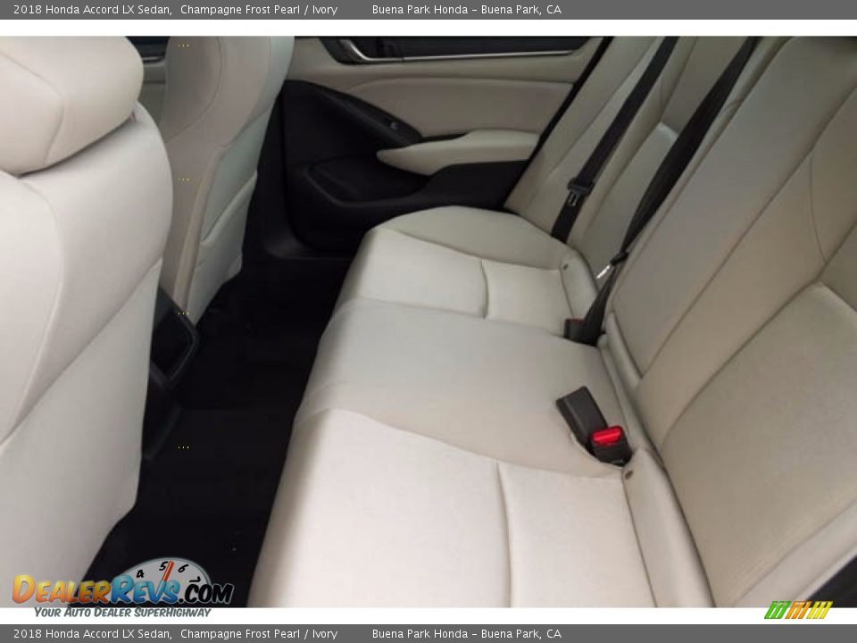 2018 Honda Accord LX Sedan Champagne Frost Pearl / Ivory Photo #10