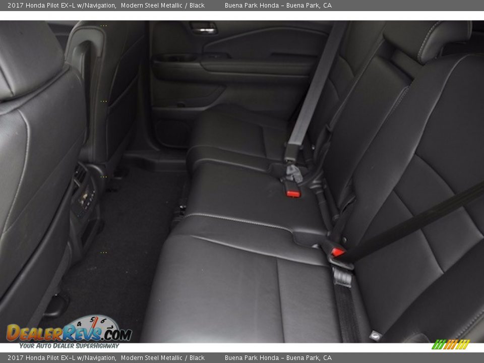 2017 Honda Pilot EX-L w/Navigation Modern Steel Metallic / Black Photo #12