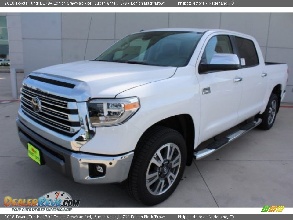 Front 3/4 View of 2018 Toyota Tundra 1794 Edition CrewMax 4x4 Photo #3