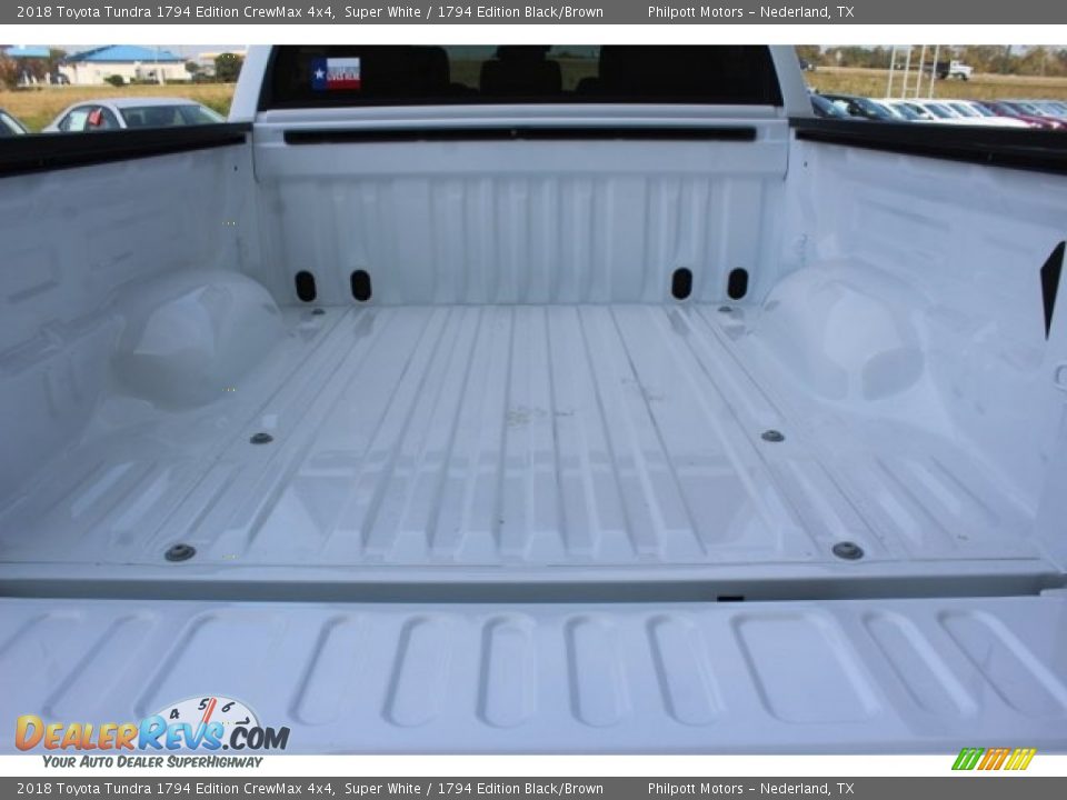 2018 Toyota Tundra 1794 Edition CrewMax 4x4 Super White / 1794 Edition Black/Brown Photo #33