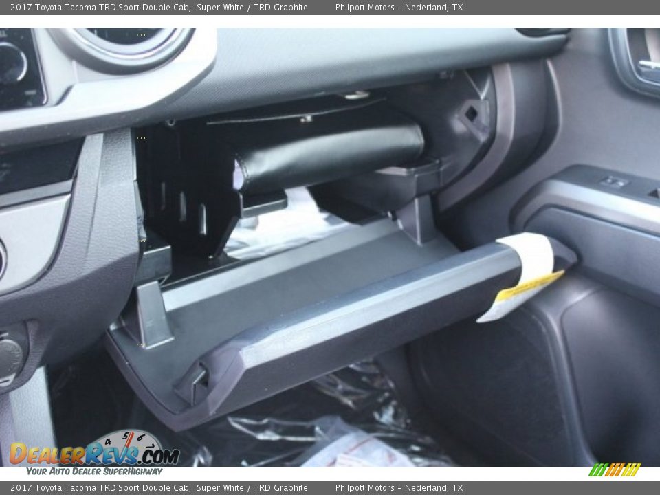 2017 Toyota Tacoma TRD Sport Double Cab Super White / TRD Graphite Photo #17