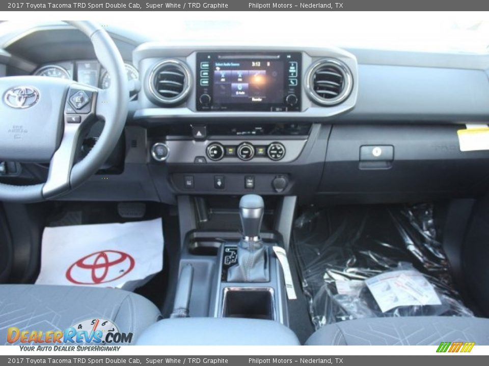 2017 Toyota Tacoma TRD Sport Double Cab Super White / TRD Graphite Photo #24