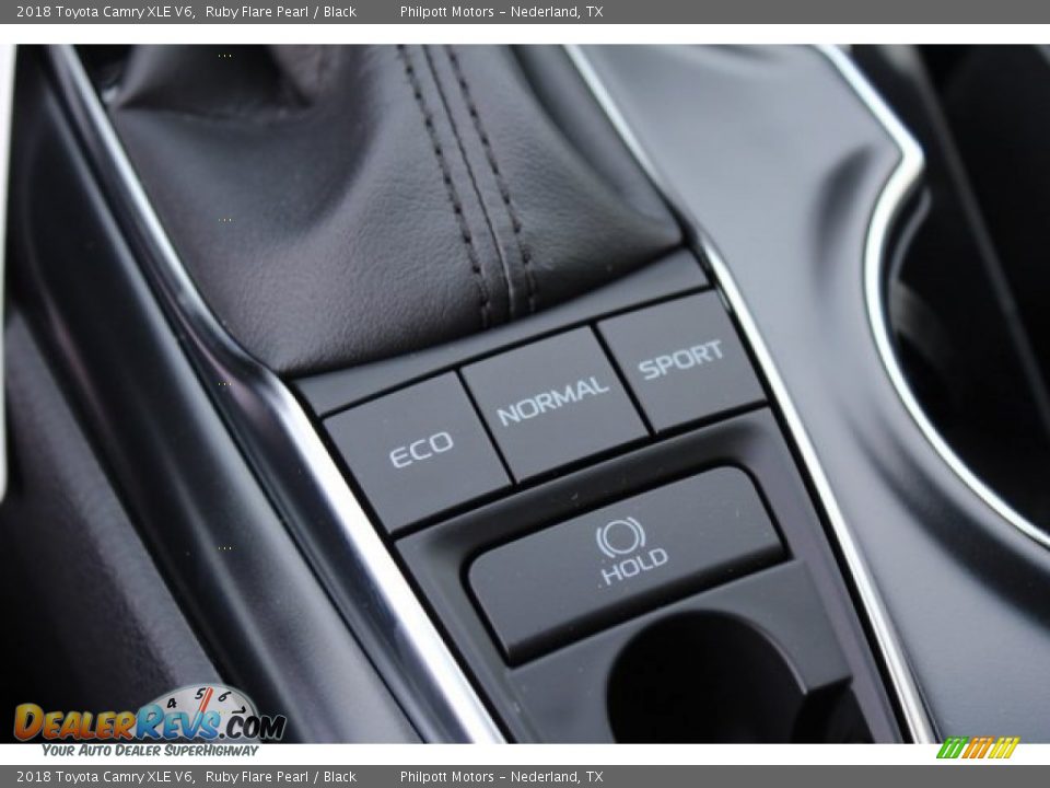 2018 Toyota Camry XLE V6 Ruby Flare Pearl / Black Photo #16