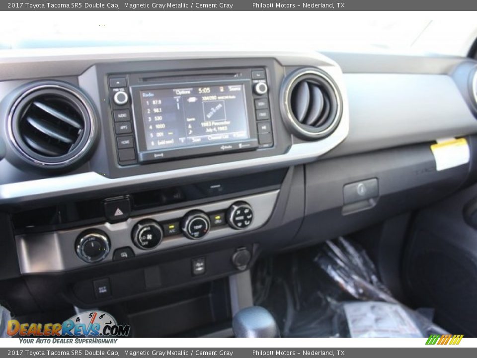2017 Toyota Tacoma SR5 Double Cab Magnetic Gray Metallic / Cement Gray Photo #11