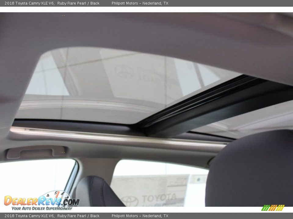 2018 Toyota Camry XLE V6 Ruby Flare Pearl / Black Photo #25