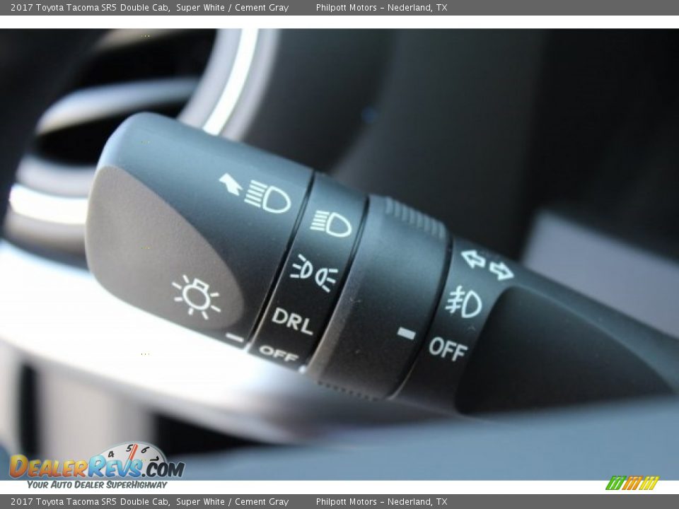 2017 Toyota Tacoma SR5 Double Cab Super White / Cement Gray Photo #19