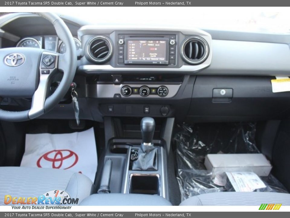 2017 Toyota Tacoma SR5 Double Cab Super White / Cement Gray Photo #23