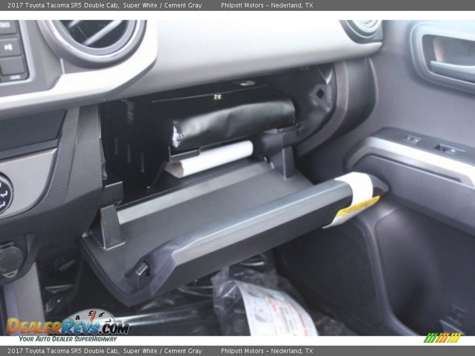 2017 Toyota Tacoma SR5 Double Cab Super White / Cement Gray Photo #16