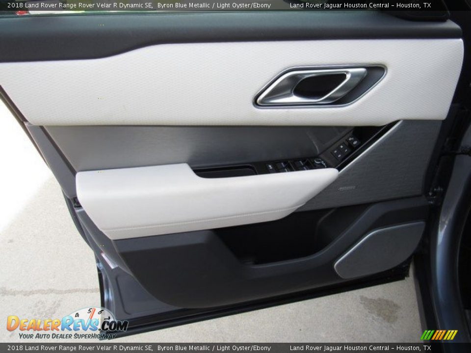 Door Panel of 2018 Land Rover Range Rover Velar R Dynamic SE Photo #18