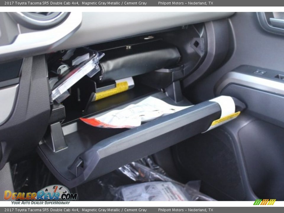 2017 Toyota Tacoma SR5 Double Cab 4x4 Magnetic Gray Metallic / Cement Gray Photo #16