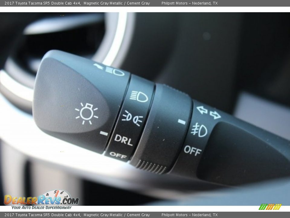 2017 Toyota Tacoma SR5 Double Cab 4x4 Magnetic Gray Metallic / Cement Gray Photo #19