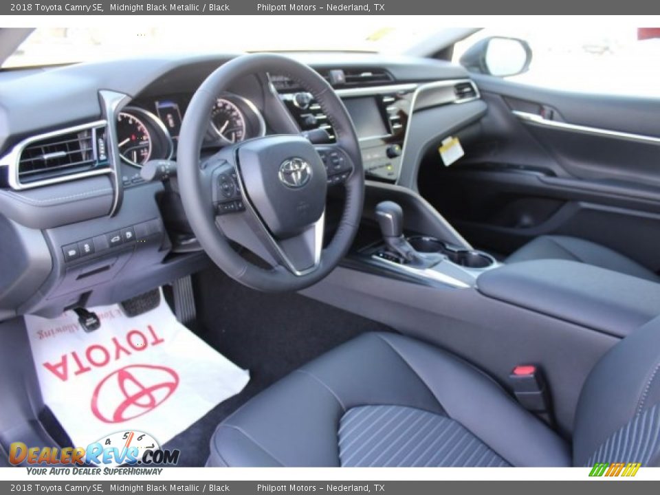2018 Toyota Camry SE Midnight Black Metallic / Black Photo #10