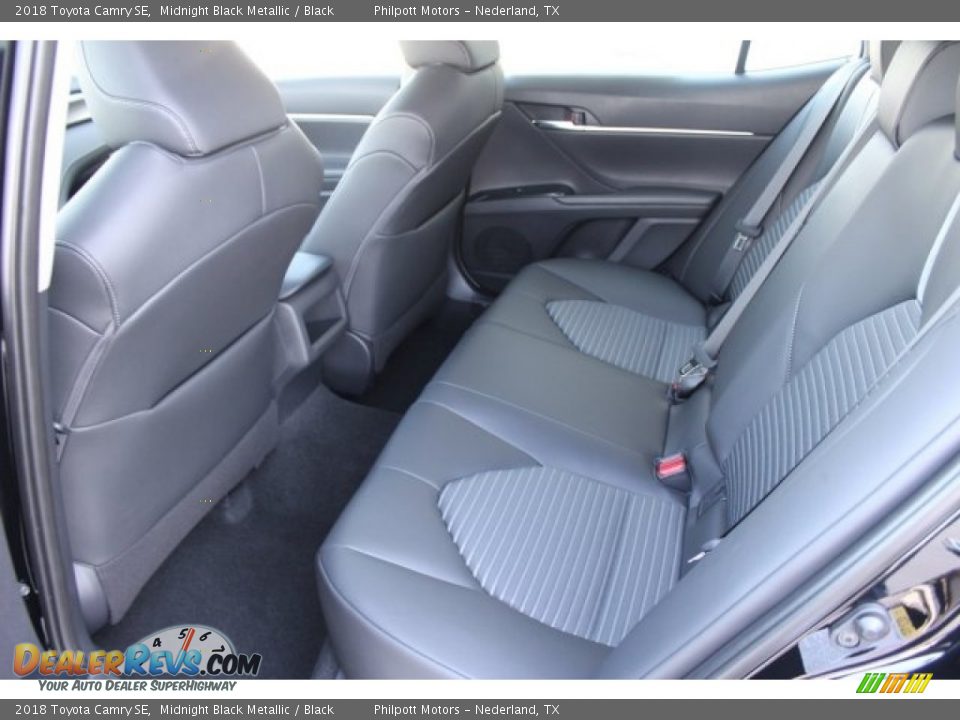 2018 Toyota Camry SE Midnight Black Metallic / Black Photo #24