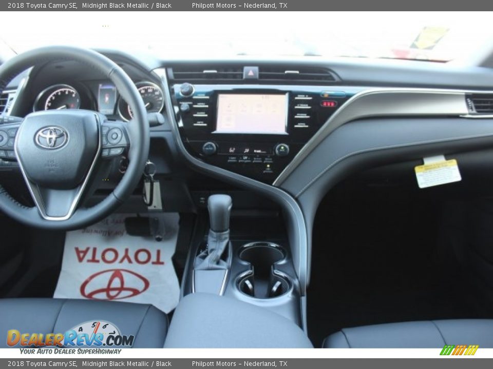 2018 Toyota Camry SE Midnight Black Metallic / Black Photo #25