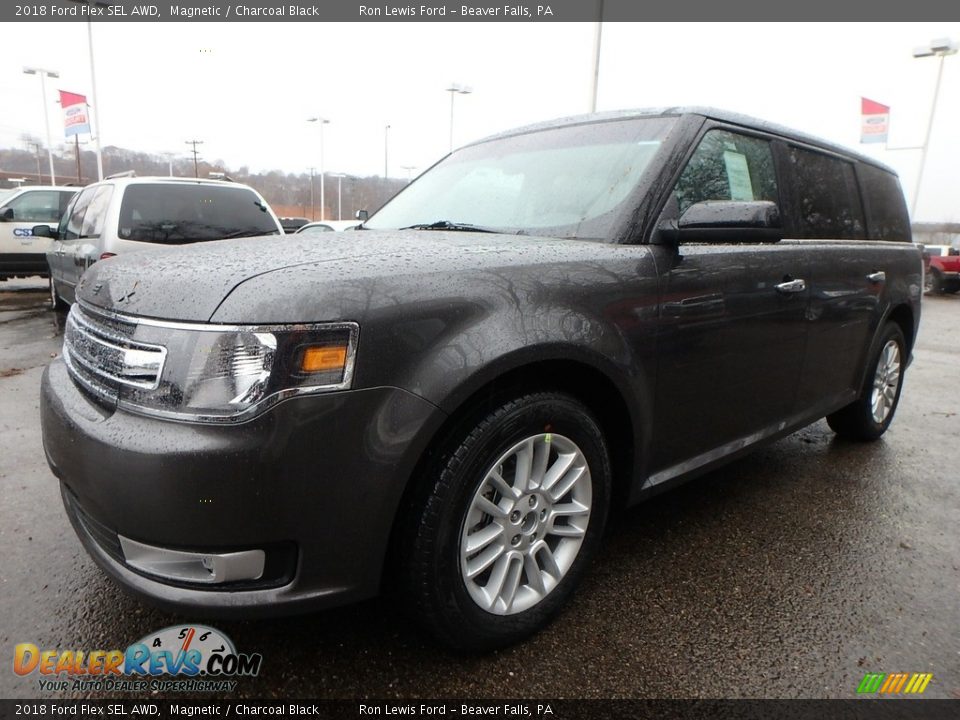 Front 3/4 View of 2018 Ford Flex SEL AWD Photo #7