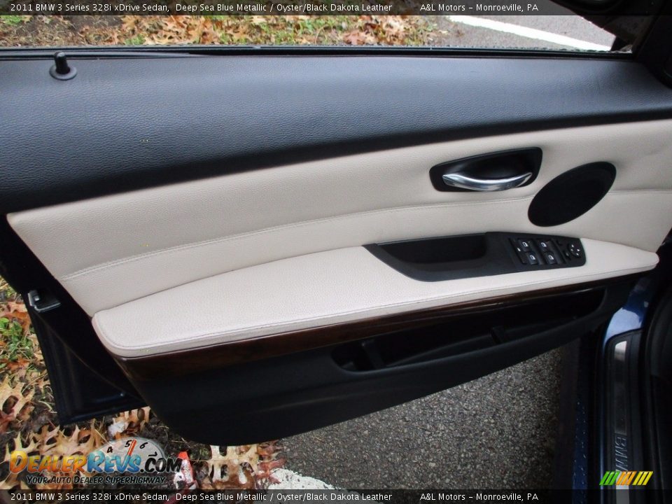 2011 BMW 3 Series 328i xDrive Sedan Deep Sea Blue Metallic / Oyster/Black Dakota Leather Photo #9