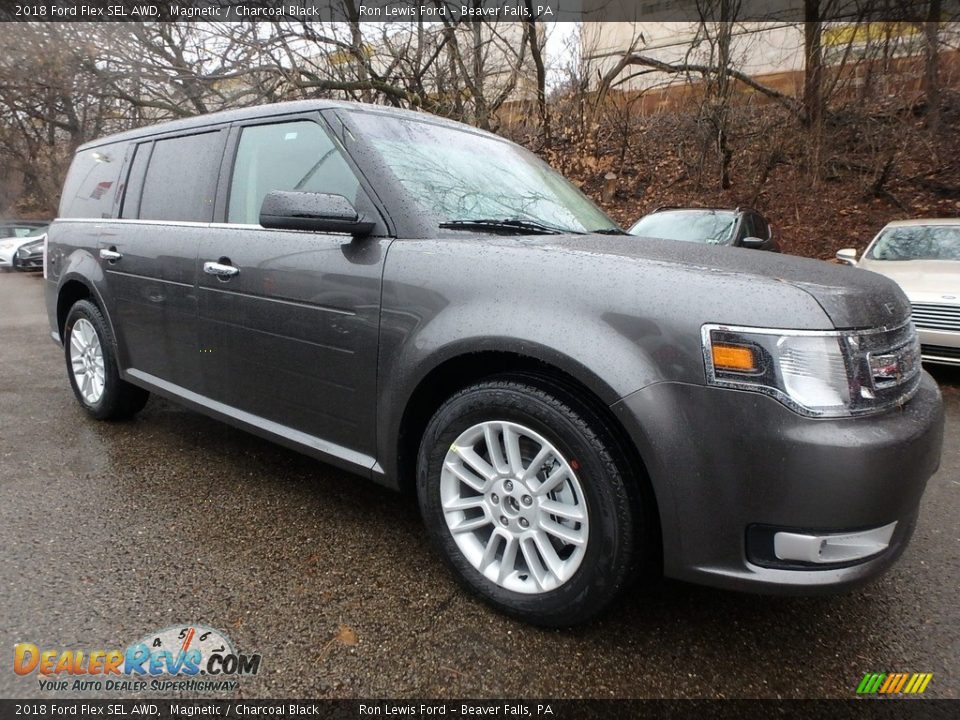 Front 3/4 View of 2018 Ford Flex SEL AWD Photo #9