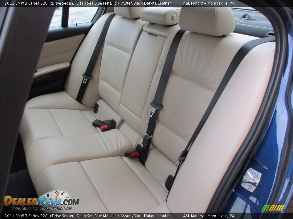 2011 BMW 3 Series 328i xDrive Sedan Deep Sea Blue Metallic / Oyster/Black Dakota Leather Photo #12