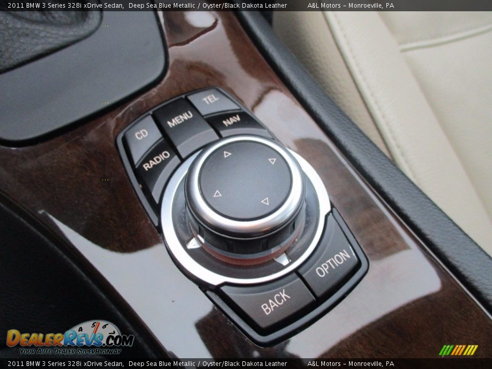2011 BMW 3 Series 328i xDrive Sedan Deep Sea Blue Metallic / Oyster/Black Dakota Leather Photo #16