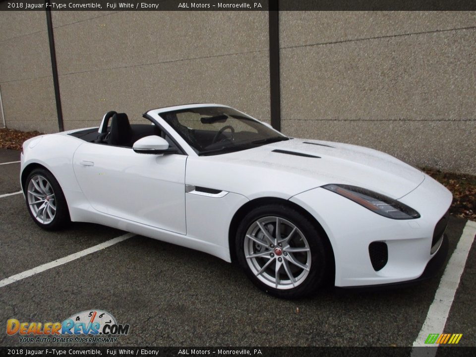 Front 3/4 View of 2018 Jaguar F-Type Convertible Photo #1
