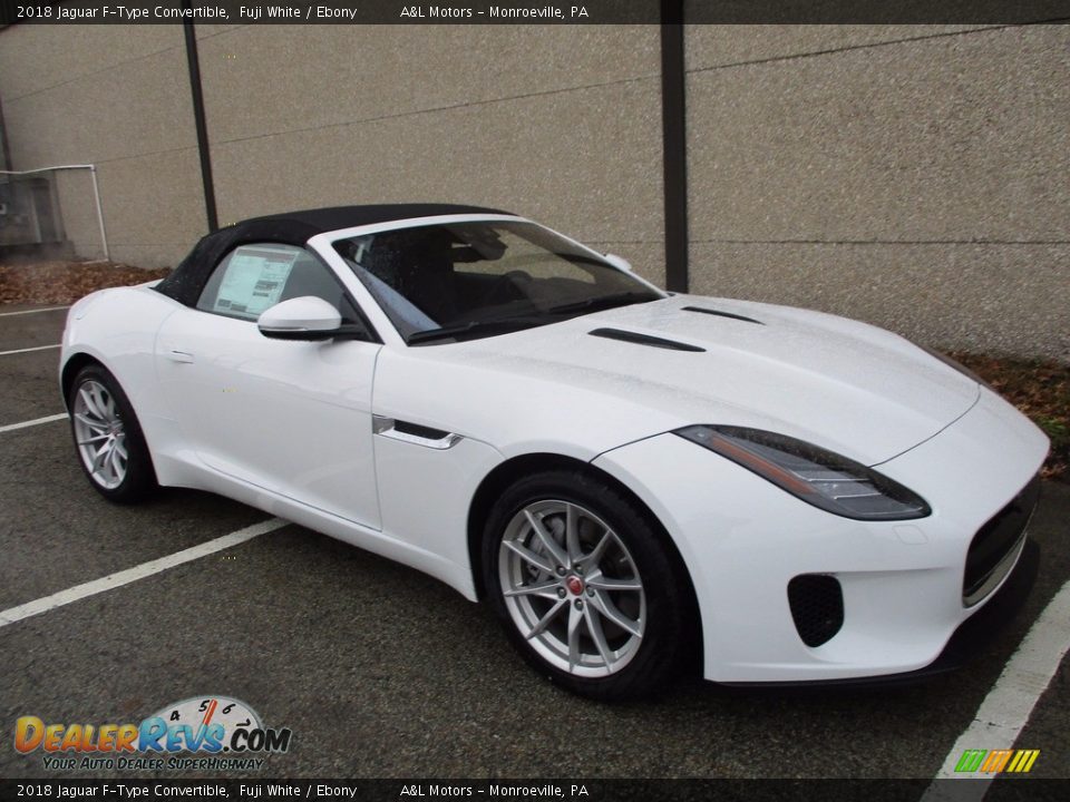 Front 3/4 View of 2018 Jaguar F-Type Convertible Photo #9