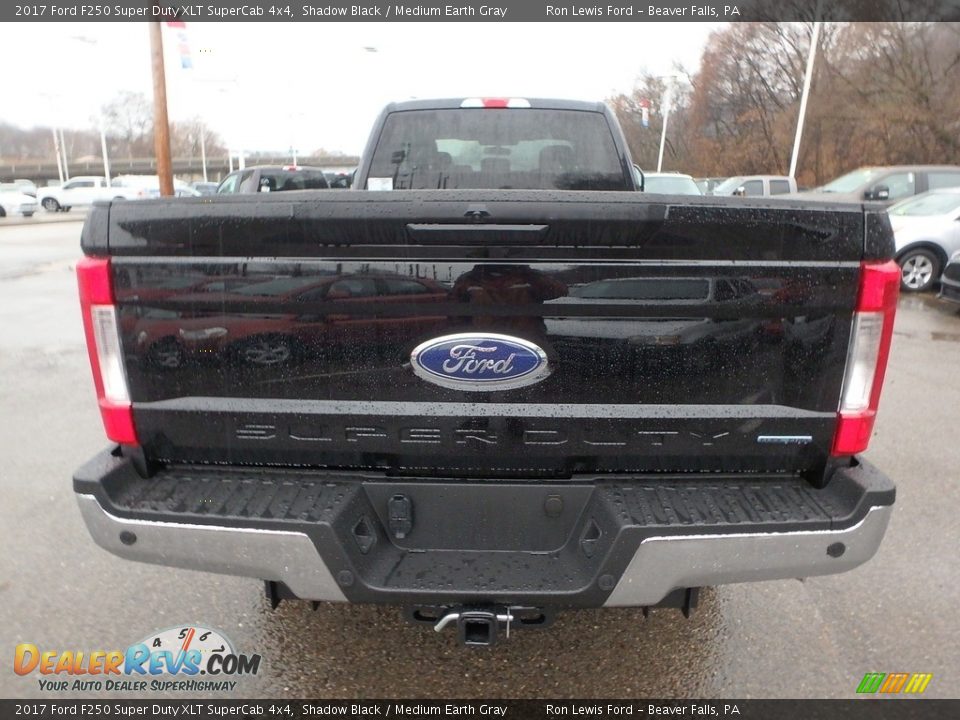 2017 Ford F250 Super Duty XLT SuperCab 4x4 Shadow Black / Medium Earth Gray Photo #3